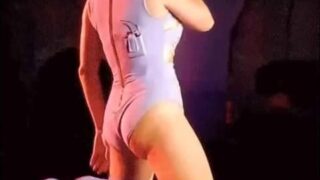 Katy Perry Flexing Her Butt Cheeks In Concert