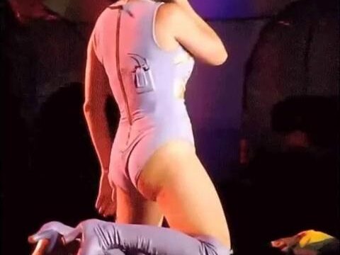 Katy Perry Flexing Her Butt Cheeks In Concert